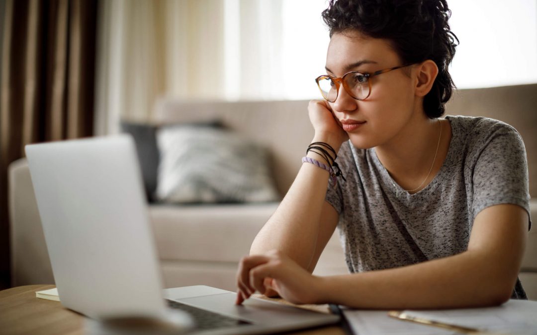 Como funcionam os cursos EAD? Descubra agora!